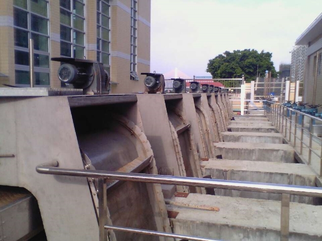 回轉(zhuǎn)式格柵除污機