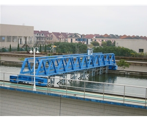 行車(chē)式刮吸泥機(jī)